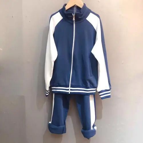 校服